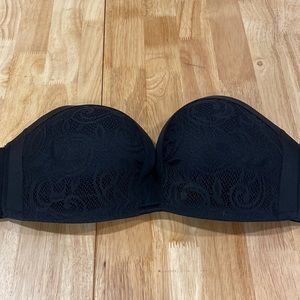 Black lace strapless bra